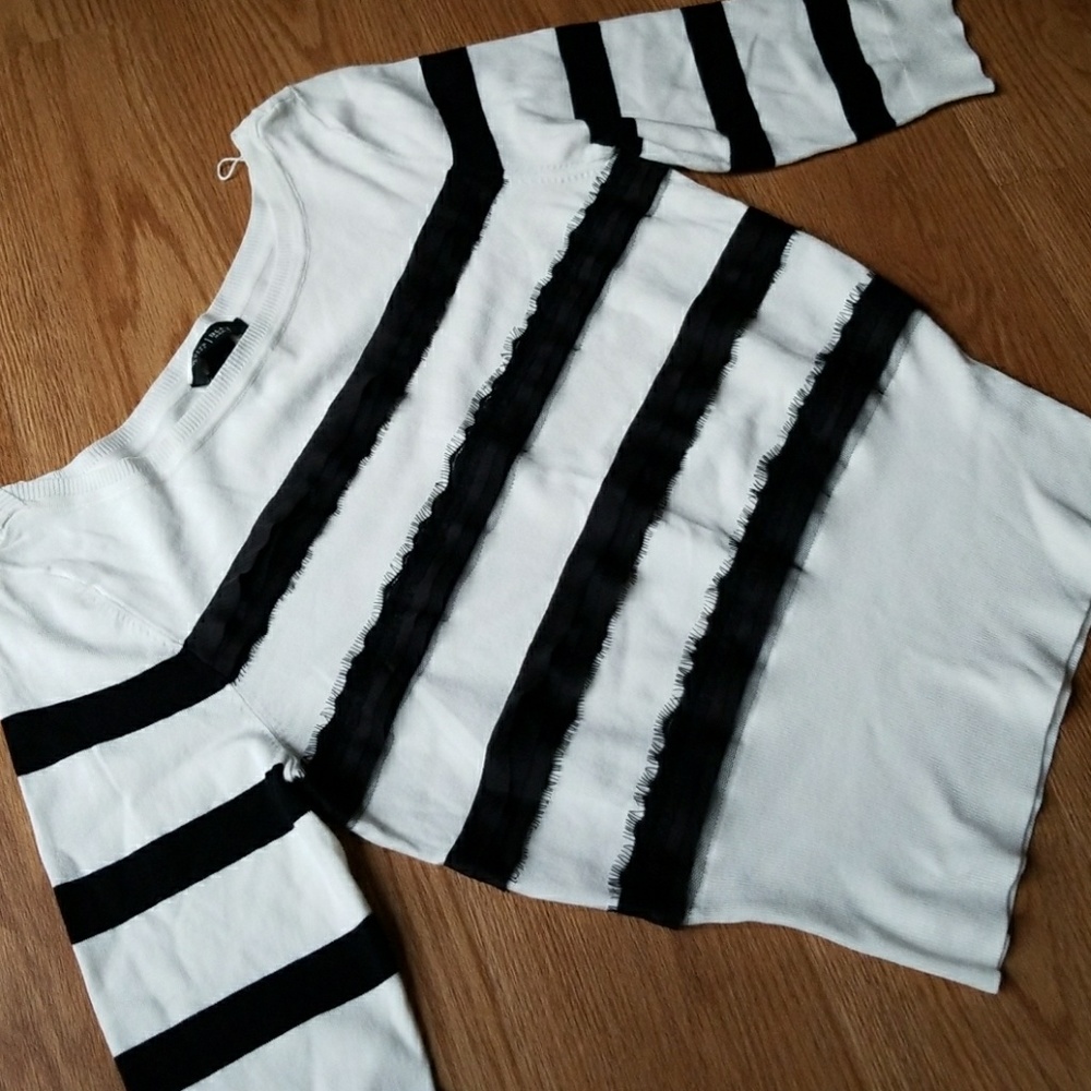 Striped B/W top